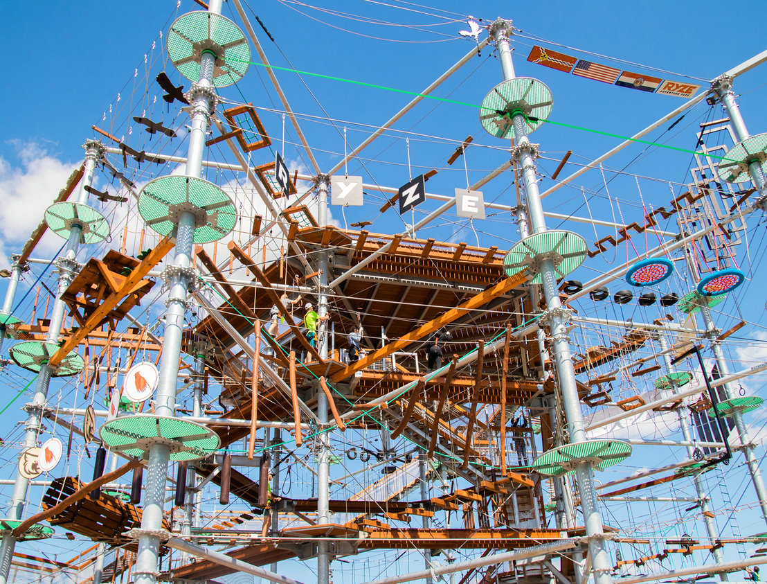 <b>圣路易斯RYZE冒險(xiǎn)樂園高空繩索樂園探險(xiǎn)塔</b>